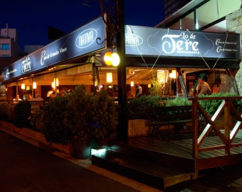 Restaurante con vista al Puerto de Punta del Este.